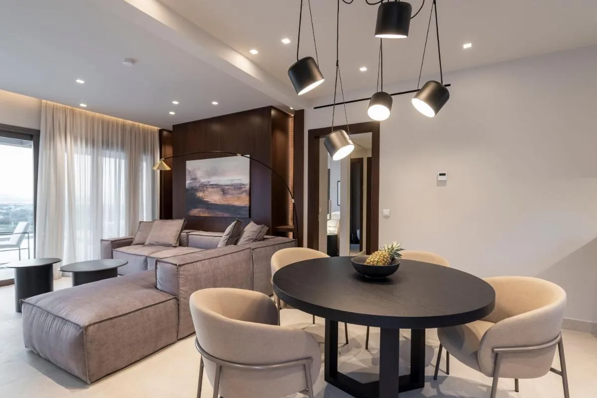 Image 3 of Maravilla Luxury Living