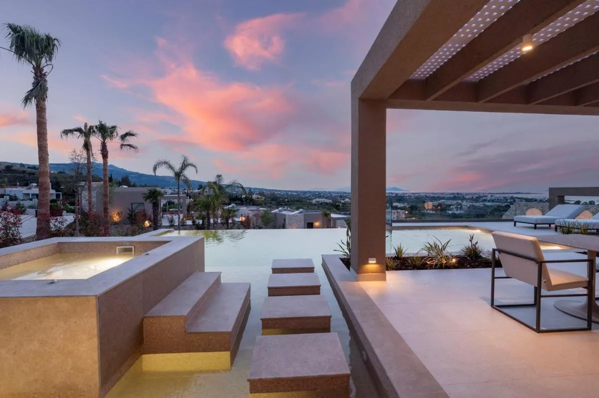 Image 1 of Maravilla Luxury Living
