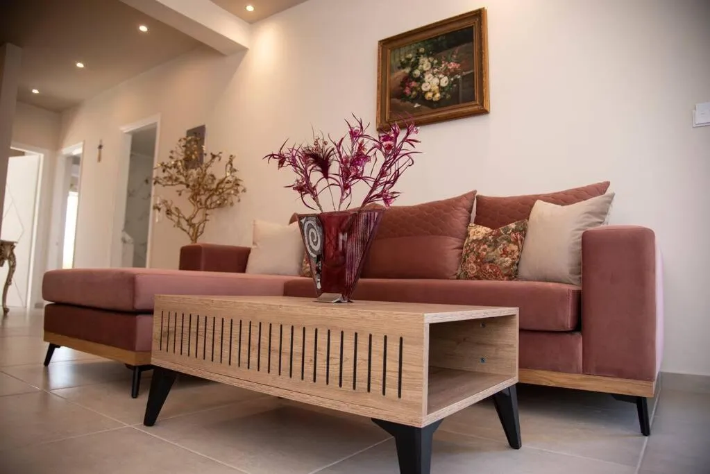 Image 3 of Mariangelas House