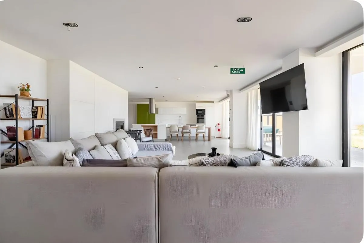 Image 4 of Marinhill – High Luxury Villa