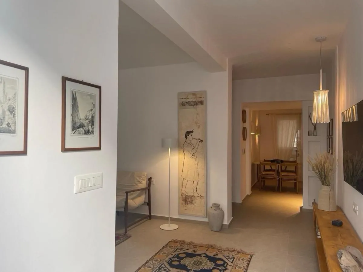 Image 2 of Morpheas Residence