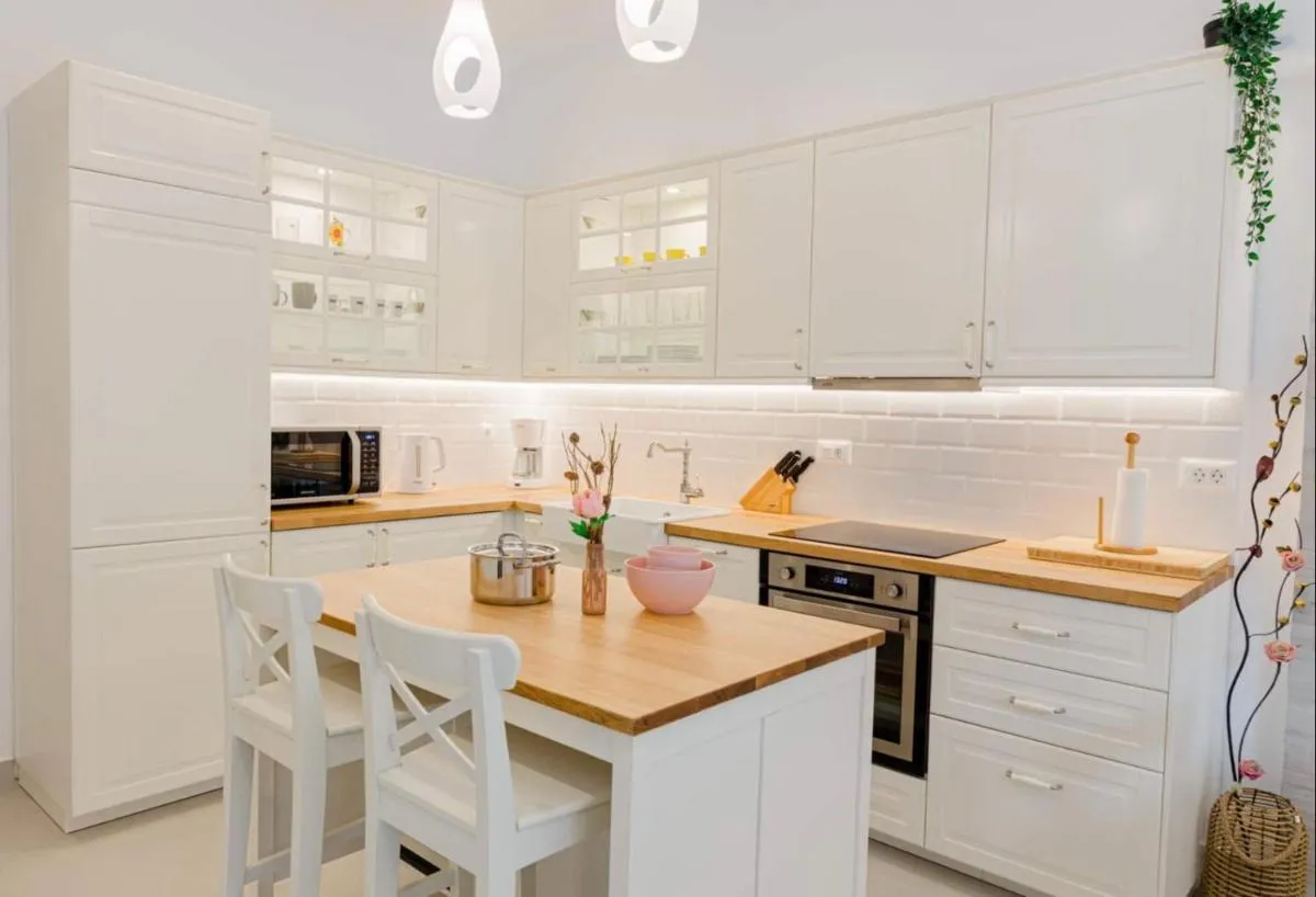 Image 1 of Old town luxury apartment