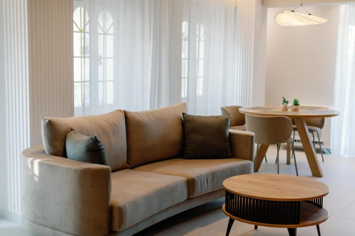Image 2 of Old town luxury apartment 2