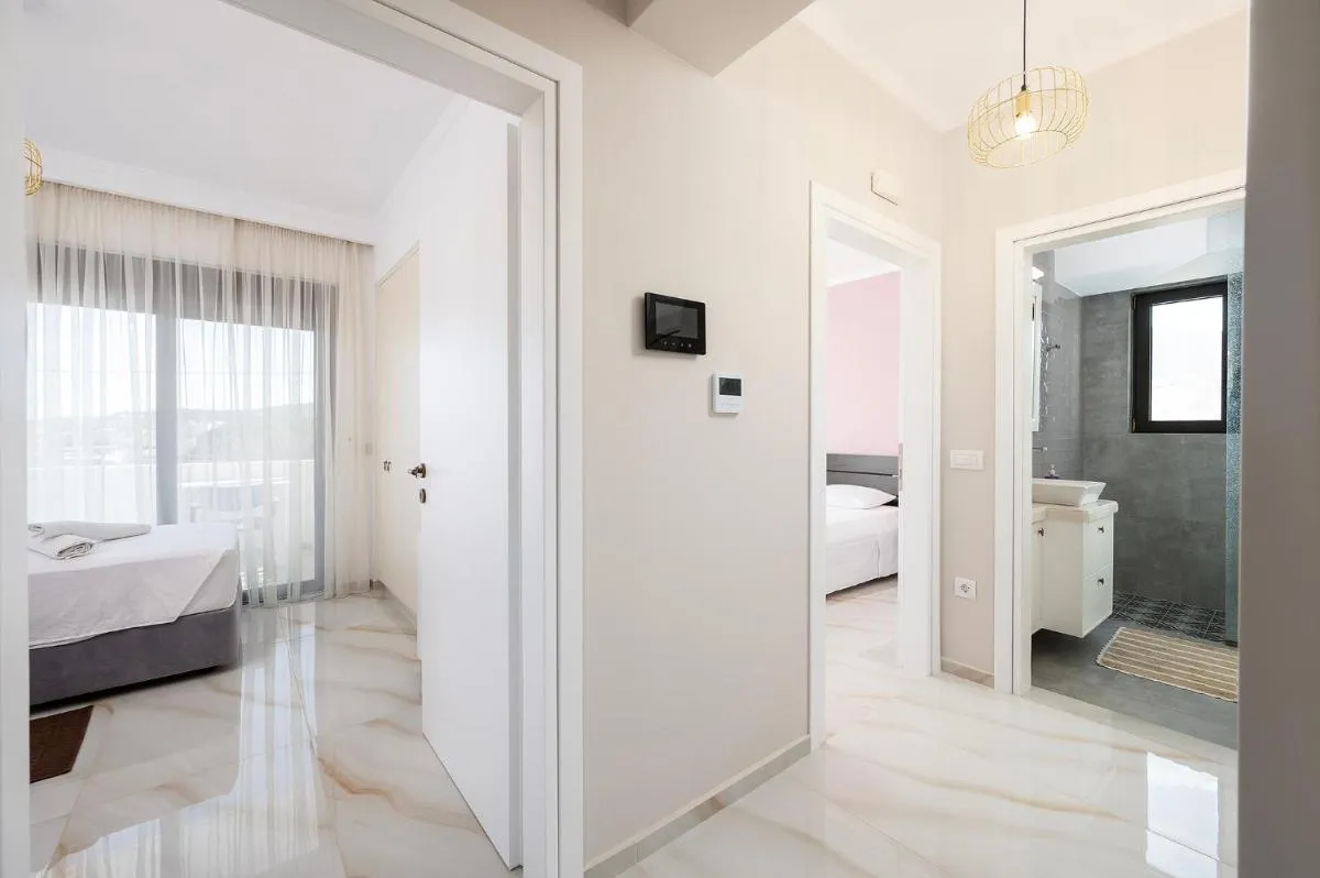 Image 3 of Olive Green Haven-3BR-Private Parking-Balcony
