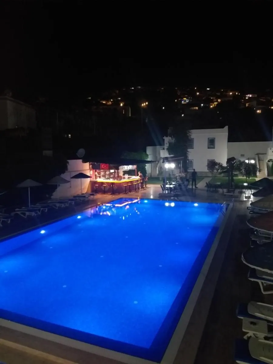 Image 2 of Paradise Apart Hotel