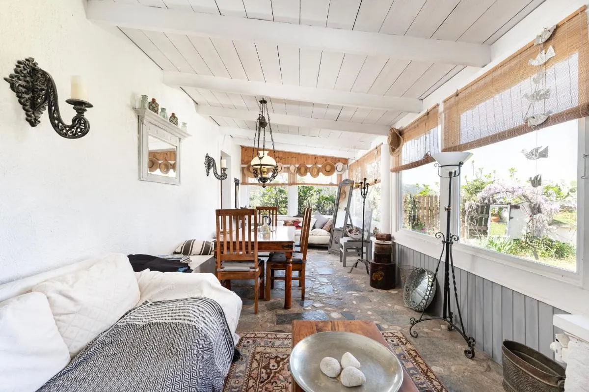 Image 5 of Paradiso Vintage Villa: Traditional 1944 Gem