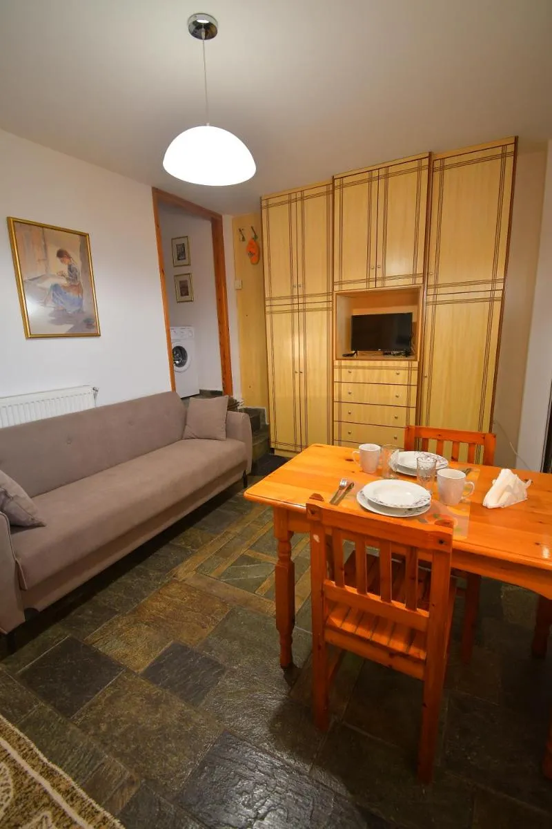 Image 3 of Pergola Apartment I