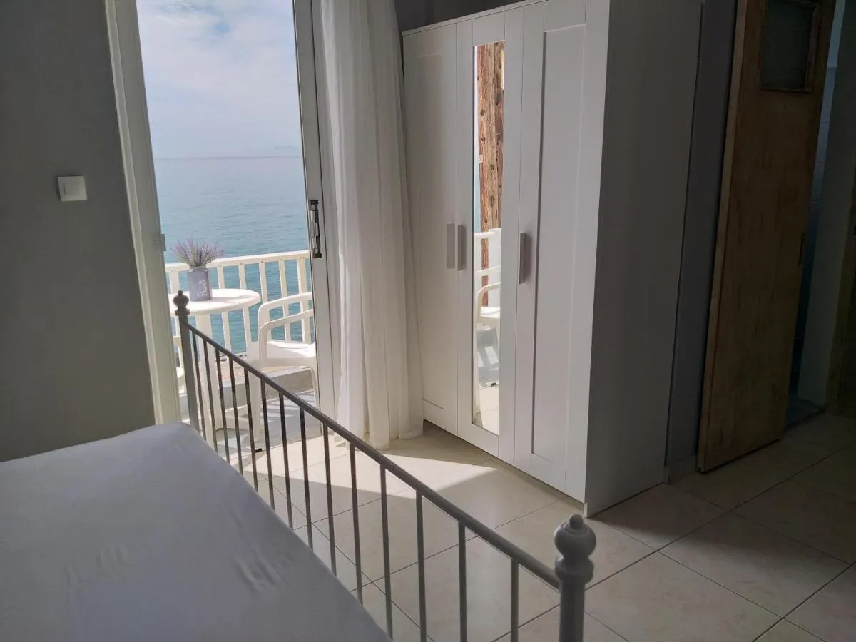 Image 5 of Pillbox Seafront Studios and Apartments