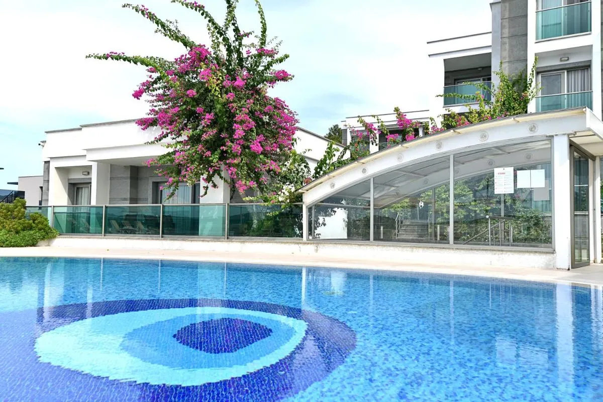 Image 2 of Royal Palm Residence