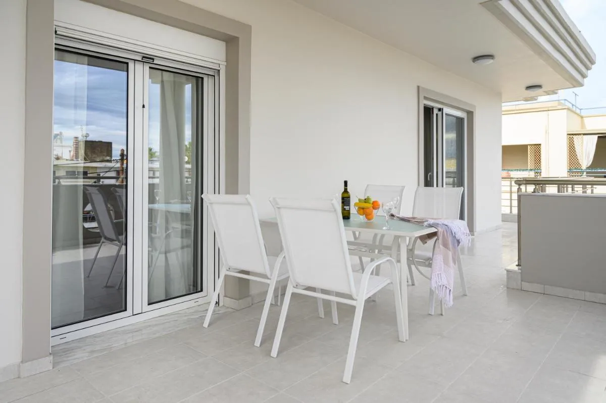 Image 6 of Sea and City Luxurious Apartment