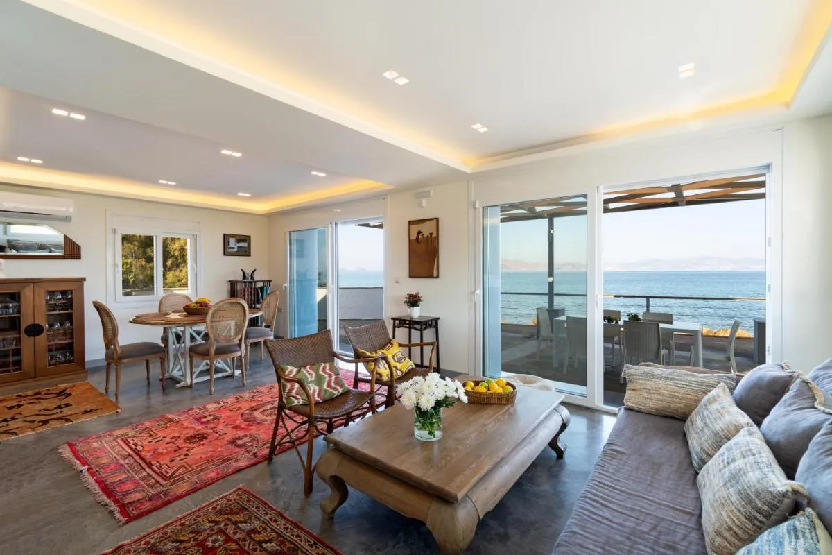 Image 1 of Seaside Private Beach Villa 3BR w 3,5 BA