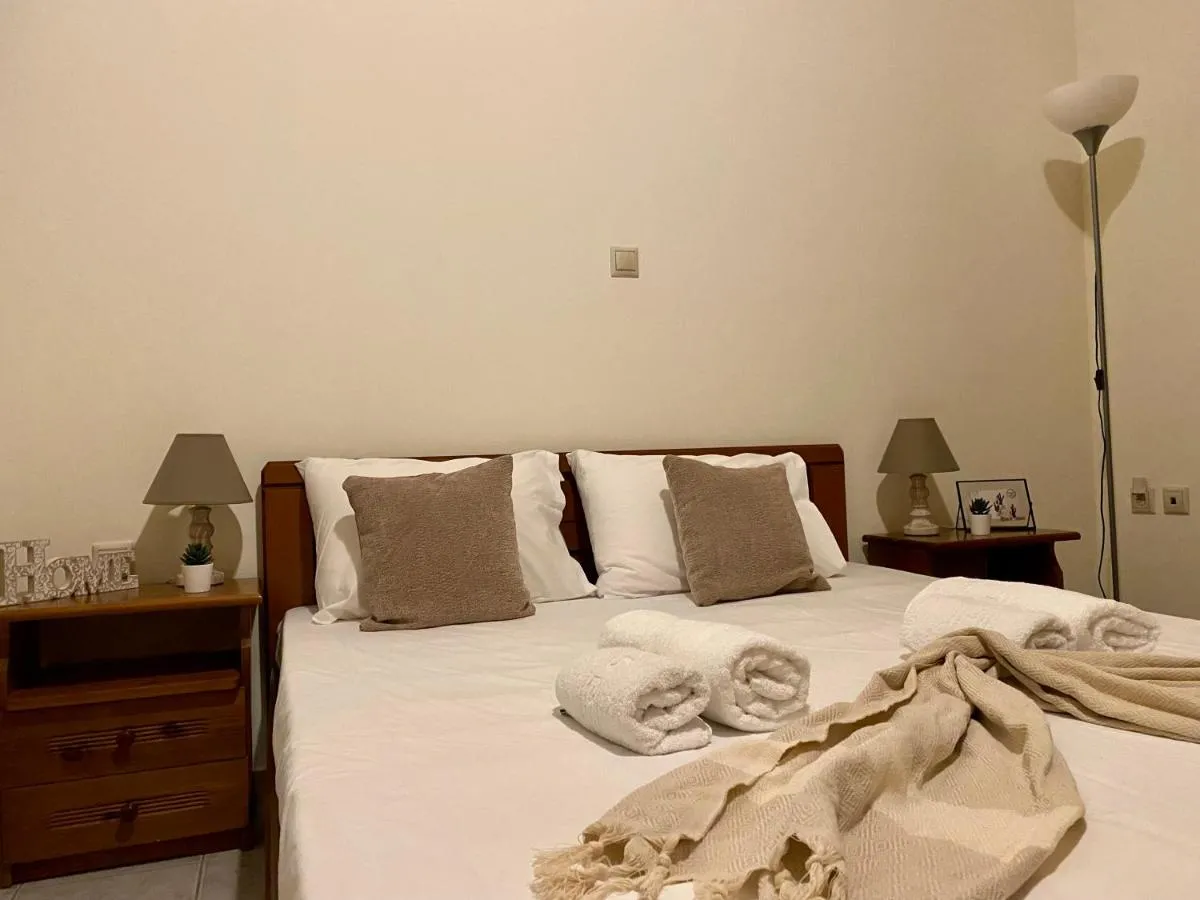 Image 2 of Spacious & Cozy Apartment, with big yard, in Kos