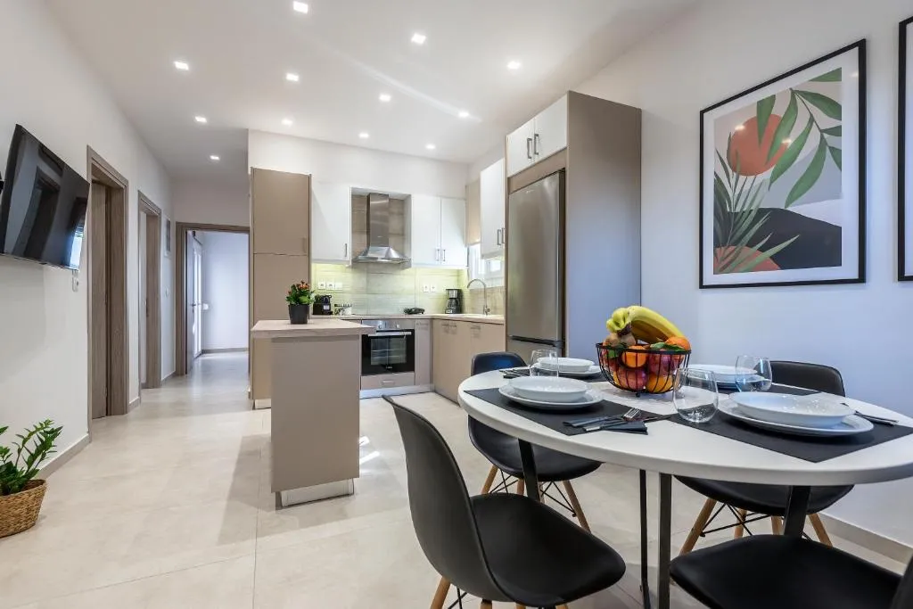 Image of Spacious & Luxe 3BR Downtown 1min to Beach