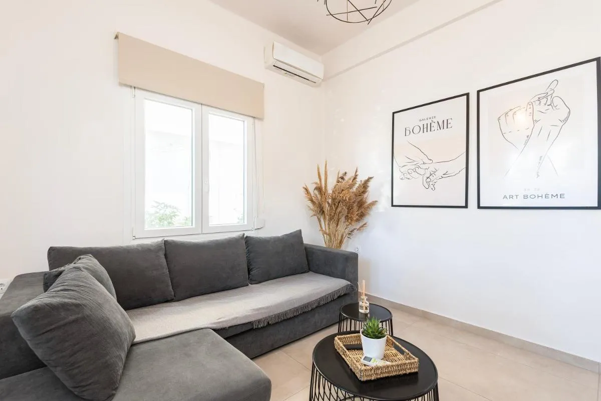 Image 1 of Spacious & Luxe 3BR Downtown 1min to Beach