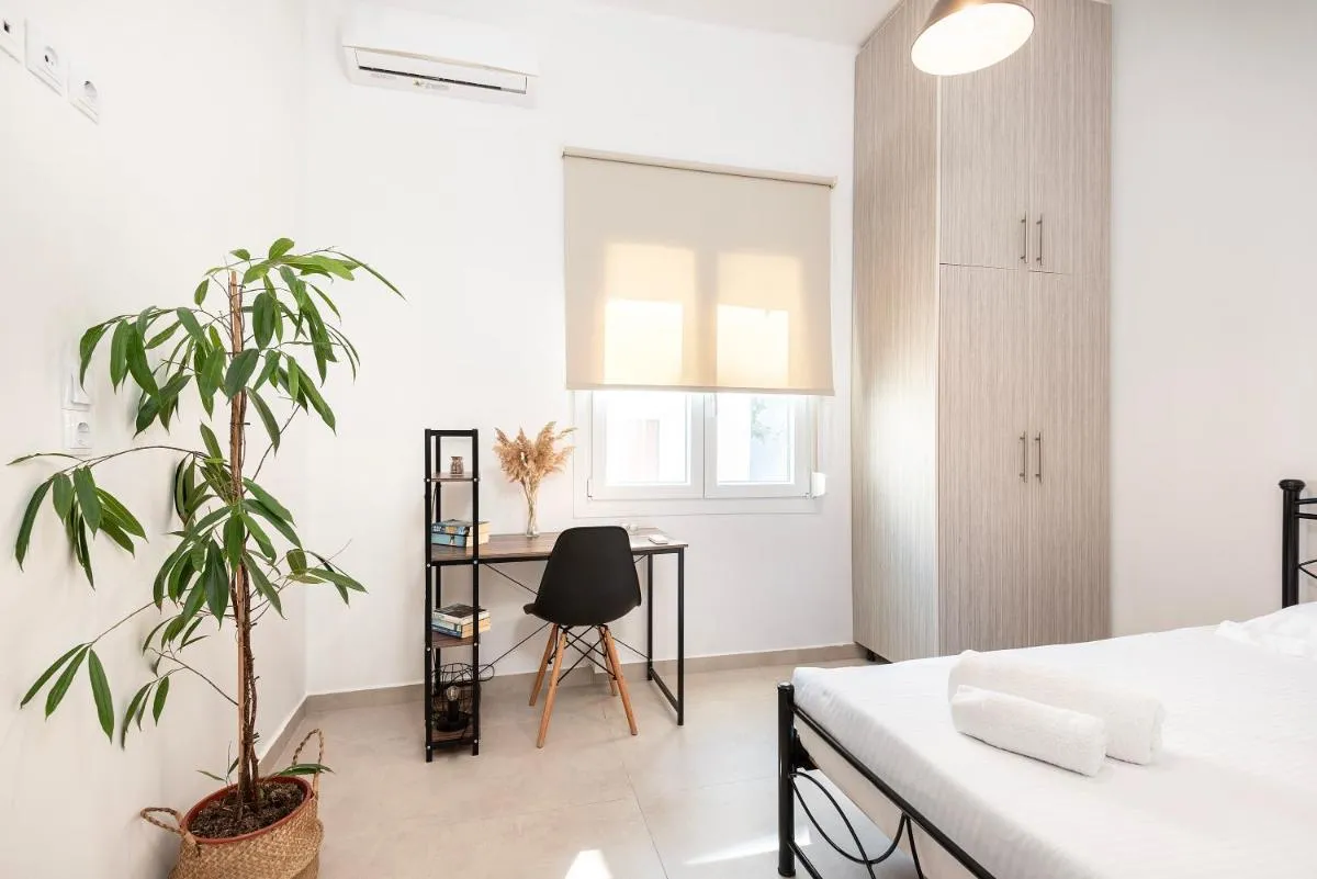 Image 3 of Spacious & Luxe 3BR Downtown 1min to Beach