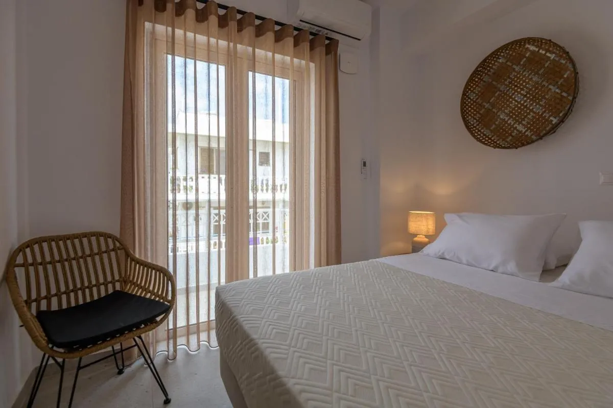 Image 5 of Suites 33