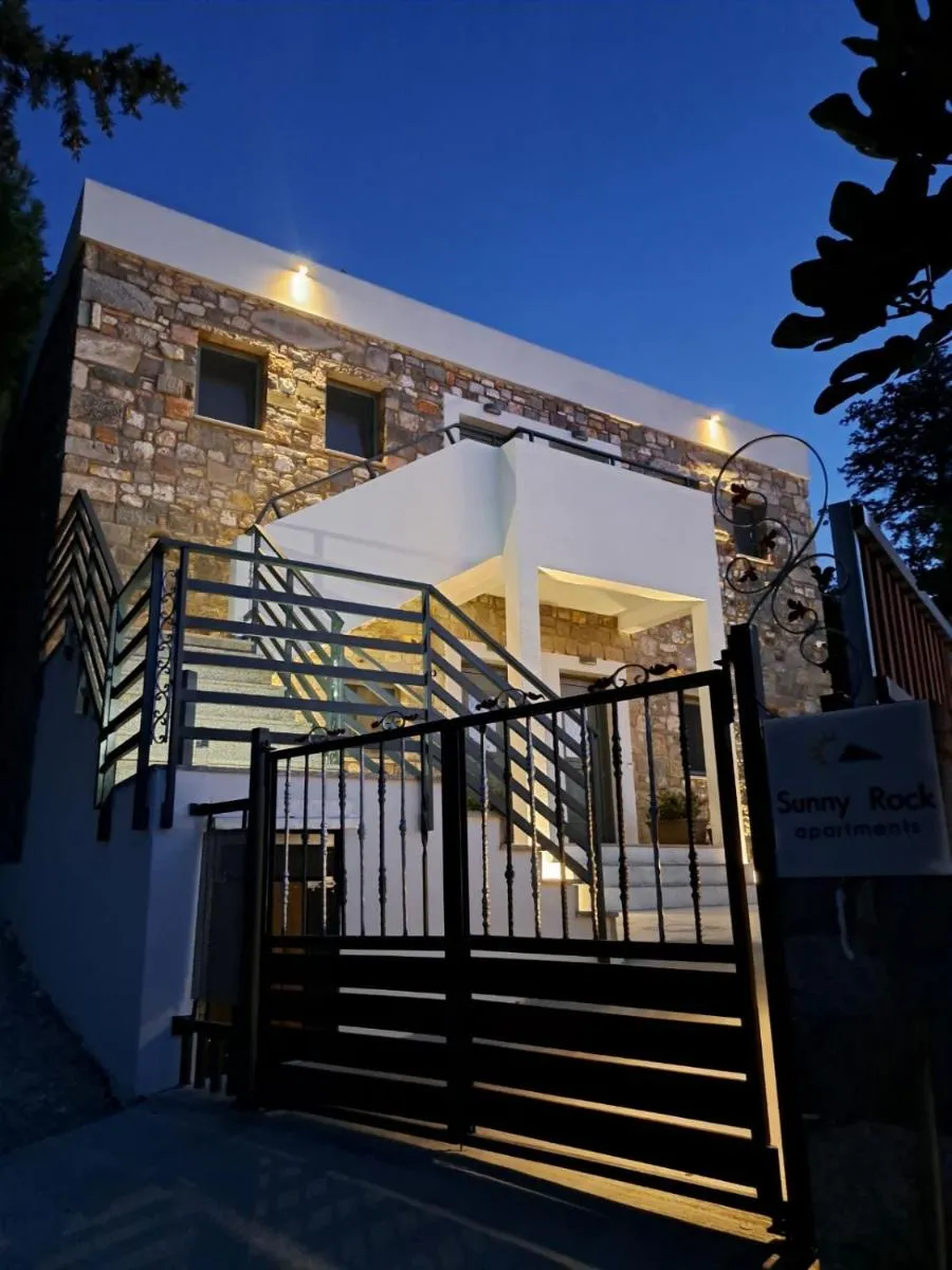 Image 3 of Sunny Rock Apartments