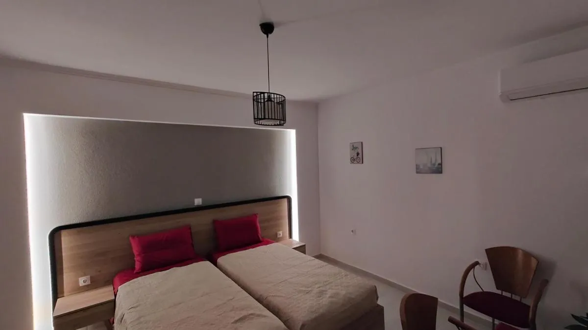Image 4 of THE Apartment