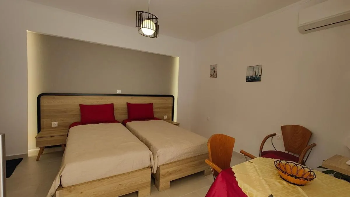 Image 5 of THE Apartment