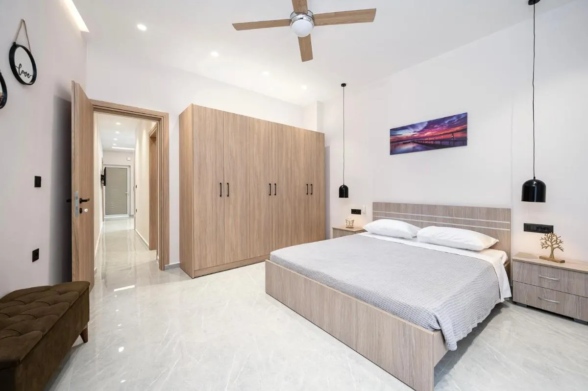 Image 3 of The Saltwater Suite 1Min Beach