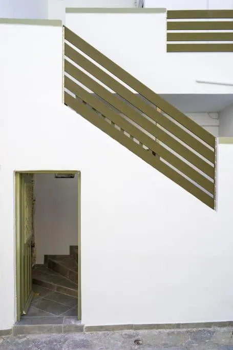 Image 6 of The blackbird house