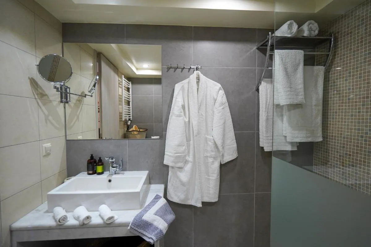 Image 4 of Theo and MS Luxurious Apartments