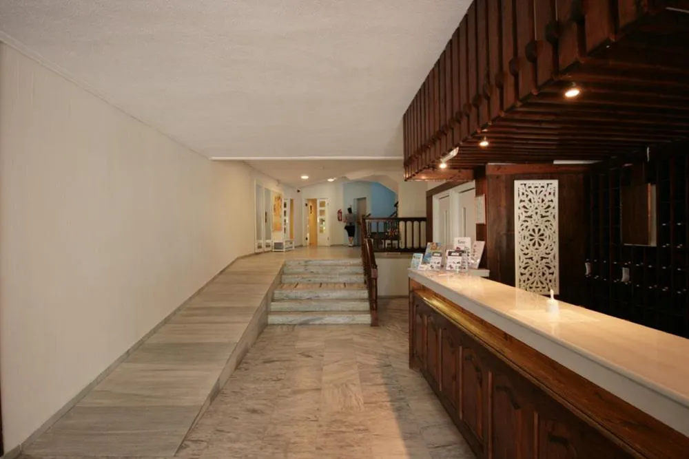 Image 2 of Theodorou Beach Hotel Apartments