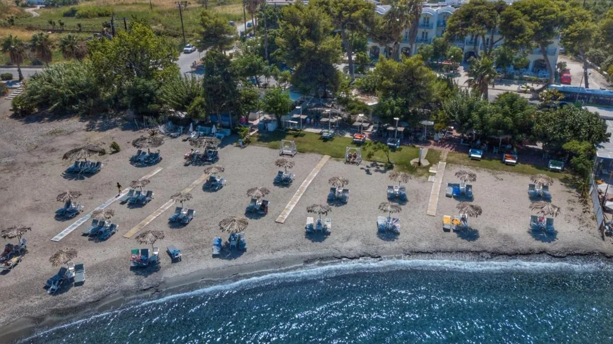 Image 3 of Theodorou Beach Hotel Apartments