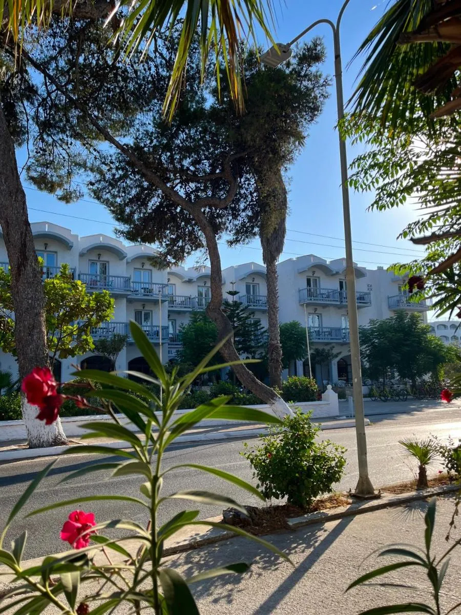 Image 5 of Theodorou Beach Hotel Apartments