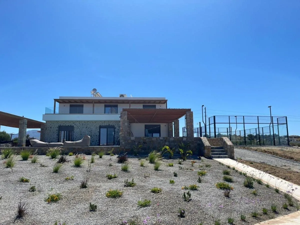 Image 1 of Villa Milan 1 mit Padelplatz