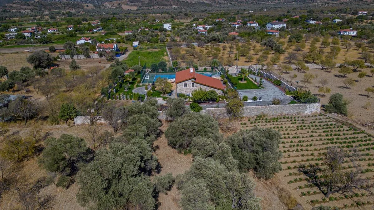 Image 4 of Villa Neveda mit Tennis und Basketballplatz