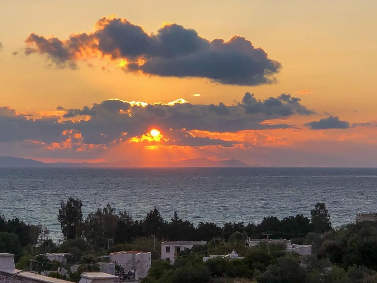 Image 1 of sea sunset view, walk to the beach