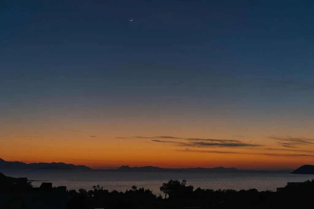 Image of sea sunset view, walk to the beach