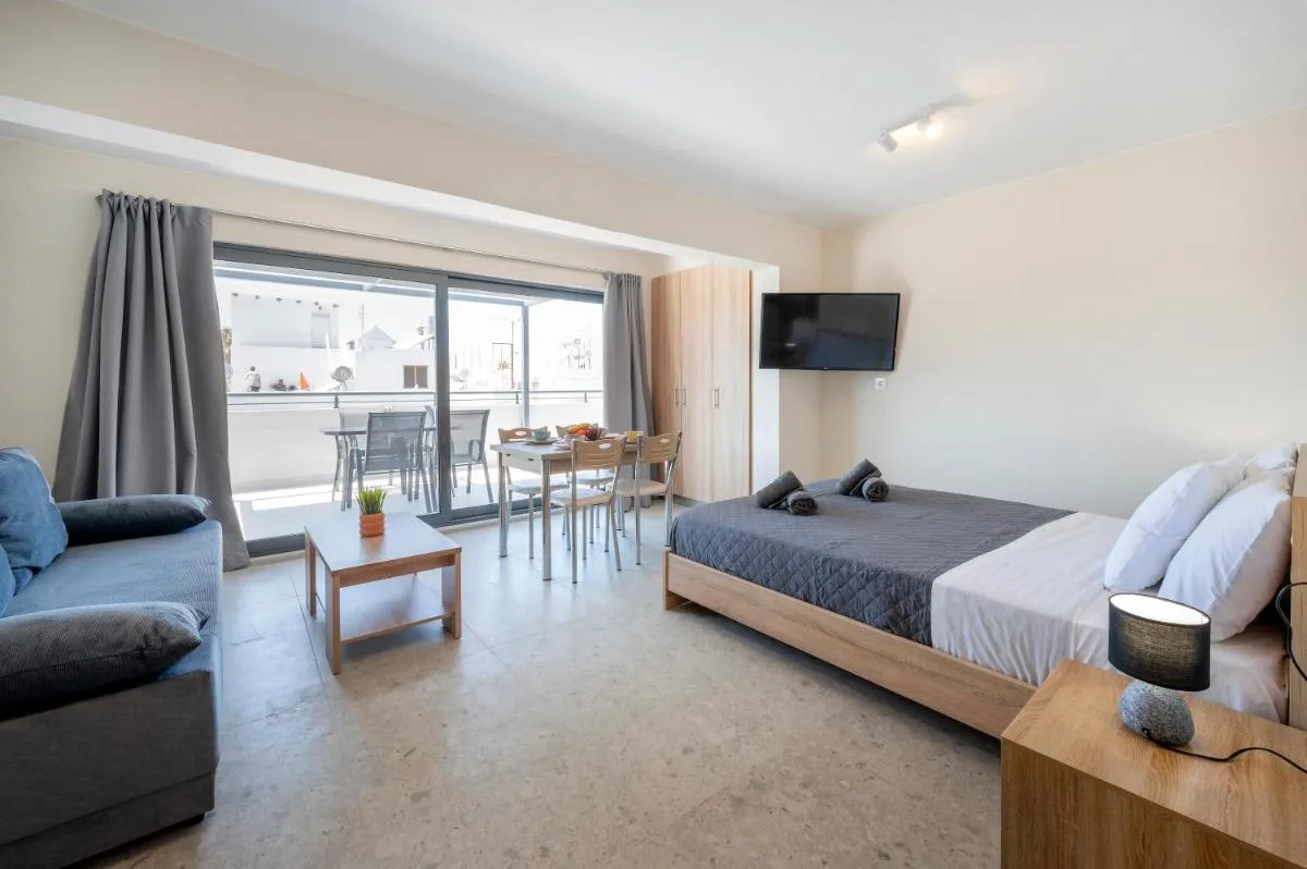 Image 2 of studio roof apartment KosHomes 1